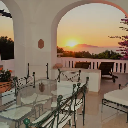 Villa Campi By Capri Property *